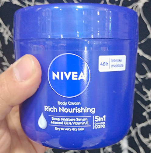 Nivea rich nourishing body - rich,